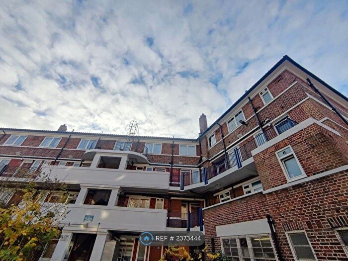 3 Bedroom Maisonette To Rent In St. Johns Estate, London, SE1
