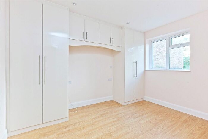 2 Bedroom Flat To Rent In A High Street, Esher, Surrey, KT10