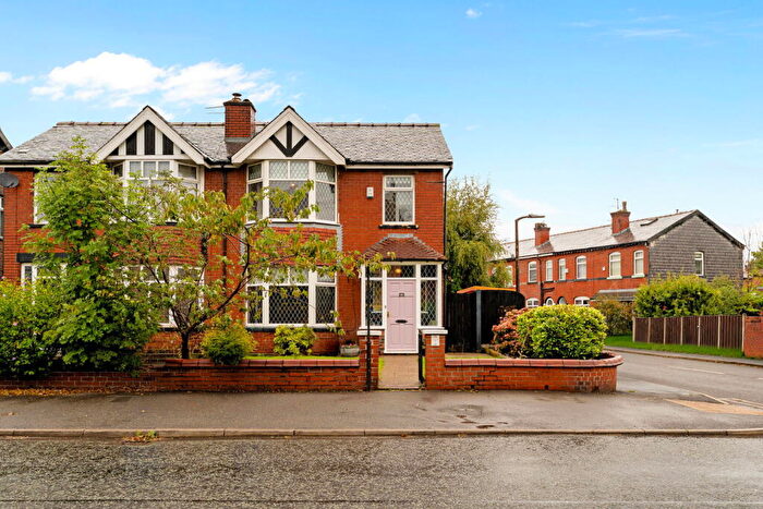3 Bedroom Semi-Detached House For Sale In Radcliffe New Road, Whitefield, Manchester, M45