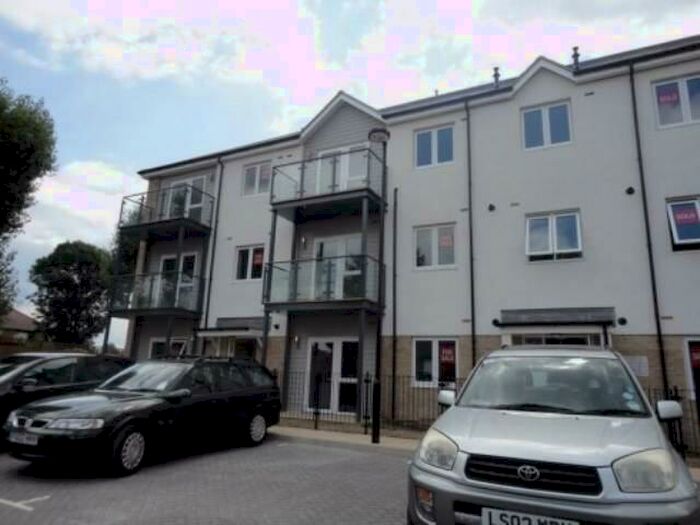 2 Bedroom Flat To Rent In Louisa Oakes Close, Chingford, London, E4