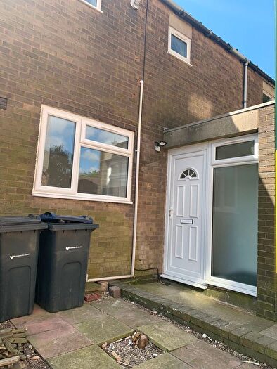 2 Bedroom Terraced House To Rent In Acorn Grove, Birmingham, B1