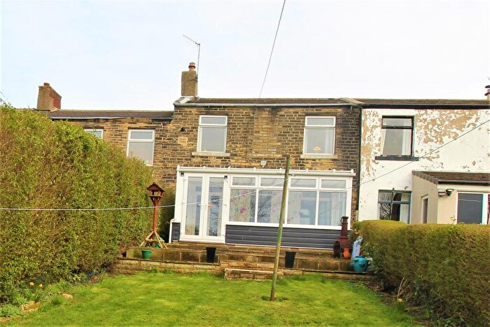 2 Bedroom Terraced House For Sale In Almondbury Bank, Almondbury, Huddersfield, HD5