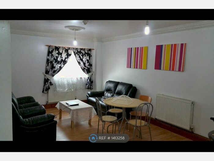 4 Bedroom Flat To Rent In Spenceley Street, Leeds, LS2