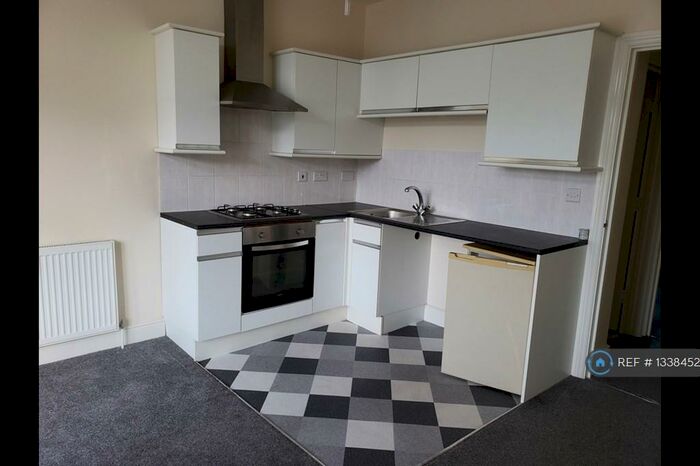 1 Bedroom Flat To Rent In Gillingham, Gillingham, ME7