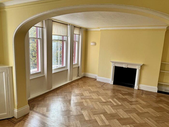 2 Bedroom Flat To Rent In Old Marylebone Road, Marylebone, London, NW1