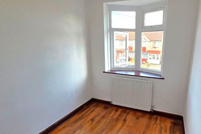 3 Bedroom Semi-Detached House To Rent In Wadham Gardens, Greenford, UB6