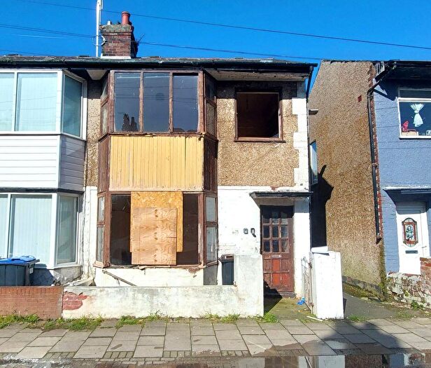 3 Bedroom End Of Terrace House For Sale In Hodder Avenue, Blackpool, FY1