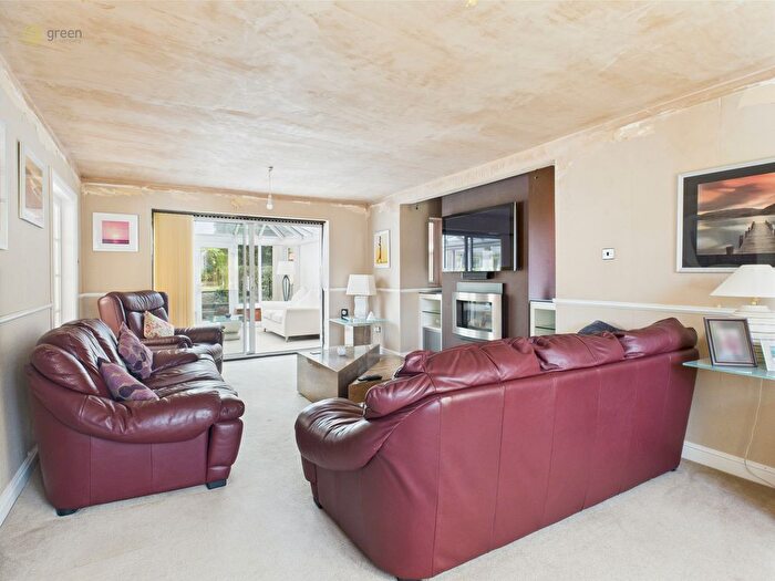 4 Bedroom Detached House For Sale In Moat Drive, Drayton Bassett, Tamworth, B78