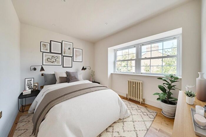 2 Bedroom Detached House For Sale In Inverton Road, London, SE15