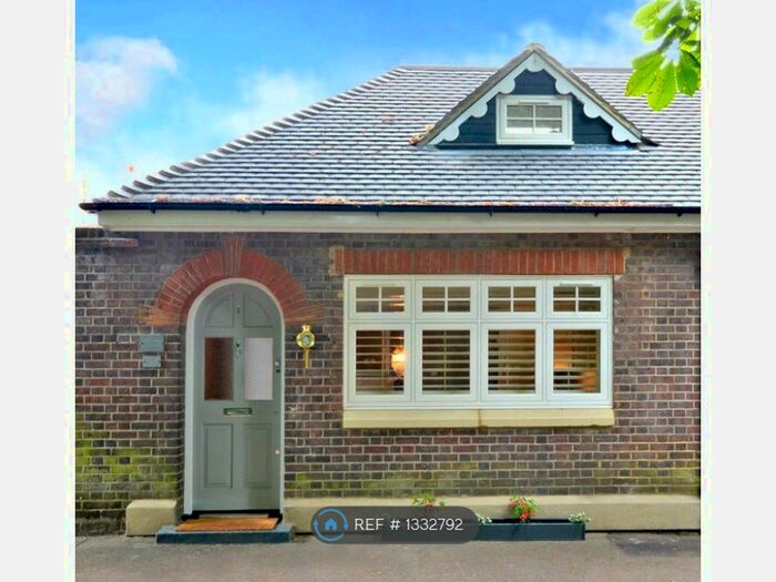 1 Bedroom Semi-Detached House To Rent In Yew Tree Cottages, Staines Upon Thames, TW18
