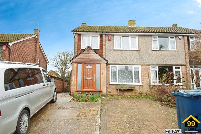 3 Bedroom Semi-Detached House To Rent In Hughenden Avenue, High Wycombe, Backinghamshire, HP13