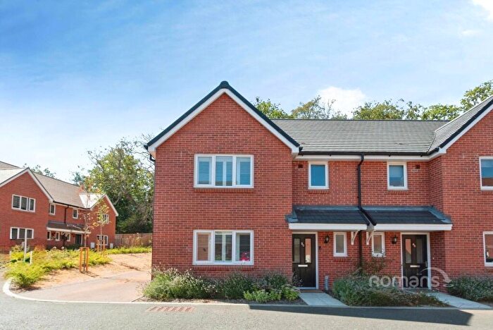 3 Bedroom Semi-Detached House For Sale In Hawley View, Blackwater, Camberley, GU17