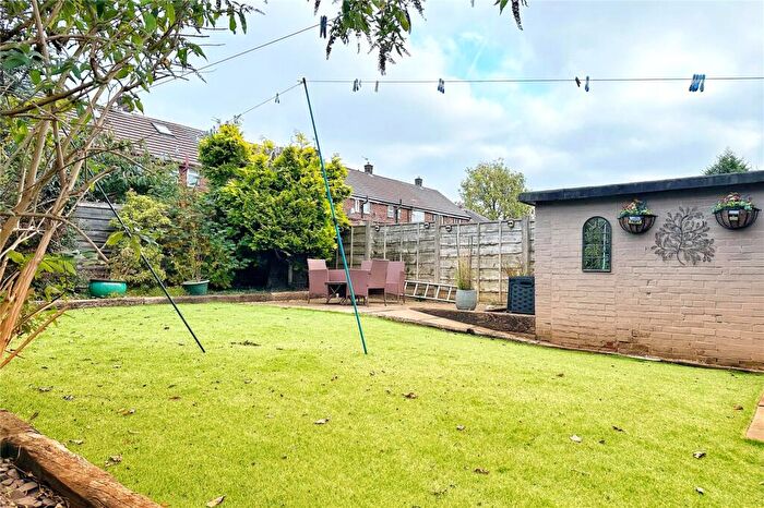 3 Bedroom End Of Terrace House For Sale In Long Lane, Chadderton, Oldham, Greater Manchester, OL9