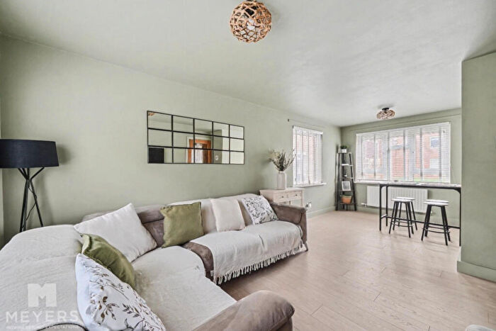 1 Bedroom Apartment For Sale In Selkirk Close, Wimborne, BH21