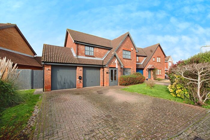 4 Bedroom Detached House For Sale In Admiralty Close, Gosport, Hampshire, PO12
