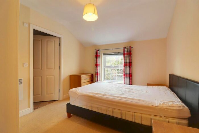 2 Bedroom Flat For Sale In Dunsley House, Hessle Road, Hull, HU4