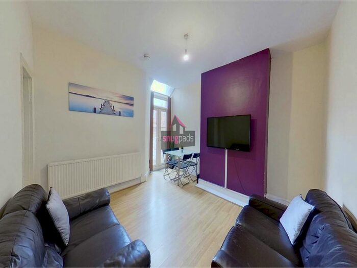 3 Bedroom Property To Rent In Bolton Road, Salford, Manchester, M6