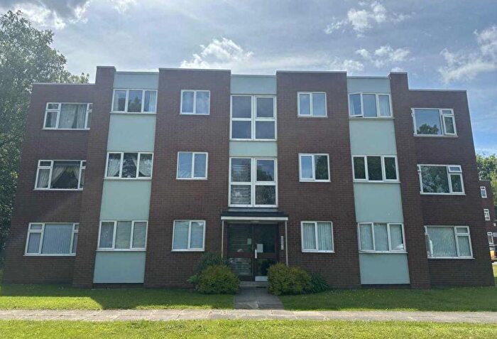 2 Bedroom House To Rent In Tanhouse Farm Road, Solihull, B92