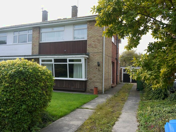 3 Bedroom Semi-Detached House To Rent In Vine Close, Cottingham HU16