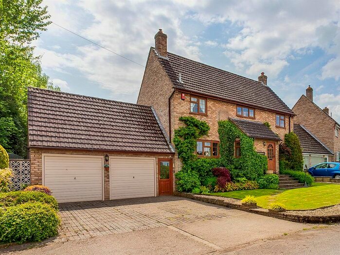 3 Bedroom Link Detached House For Sale In Church Lane, Severn Stoke, Worcester, WR8