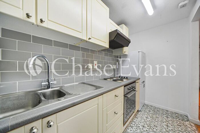 1 Bedroom Flat To Rent In St. Leonards Road, Poplar, London, E14