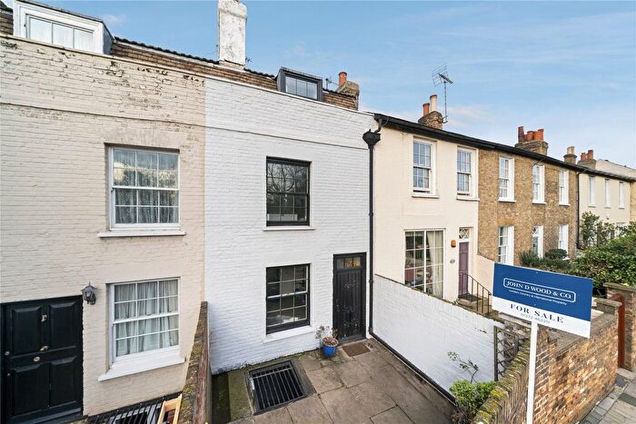 2 Bedroom Terraced House For Sale In Hampton Court Road, East Molesey, KT8