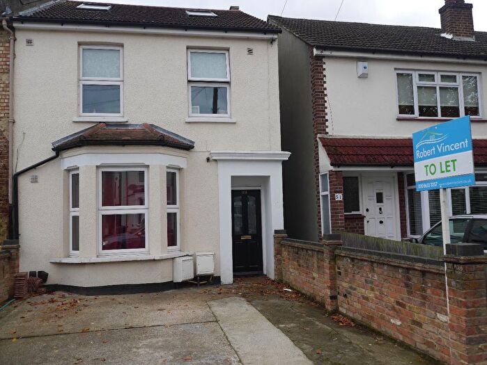 2 Bedroom Flat To Rent In Ravenscroft Road, Beckenham, BR3