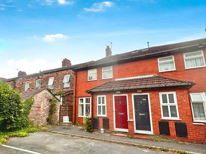 Flat To Rent In Slade Lane, Manchester, Greater Manchester, M19