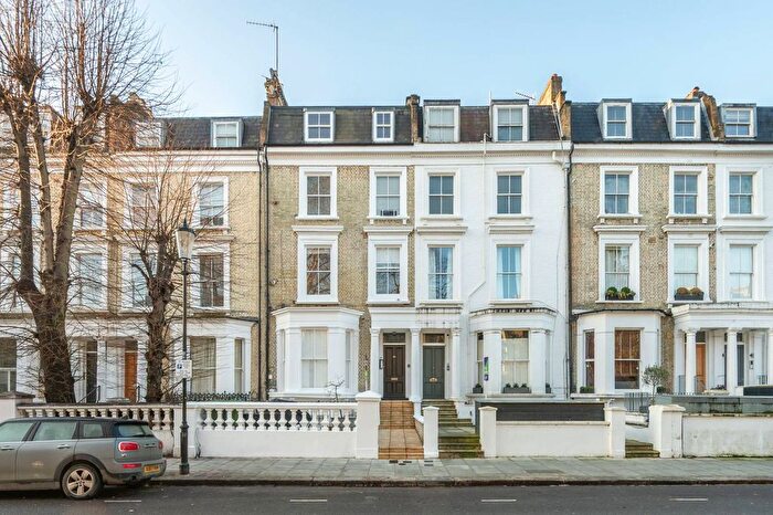 2 Bedroom Flat To Rent In Elsham Road, Holland Park, London, W14