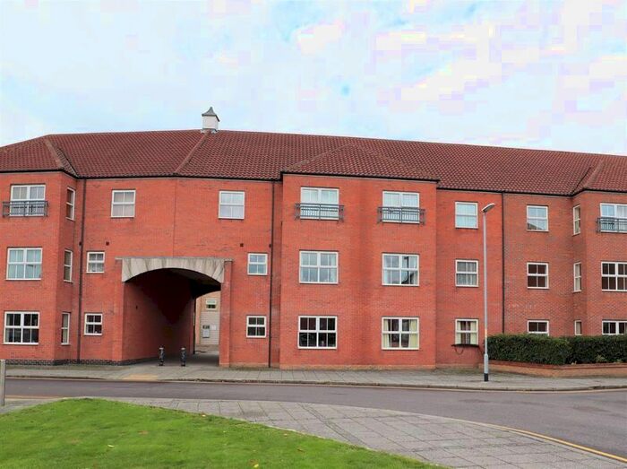 2 Bedroom Flat To Rent In Riverside Drive, Lincoln, LN5