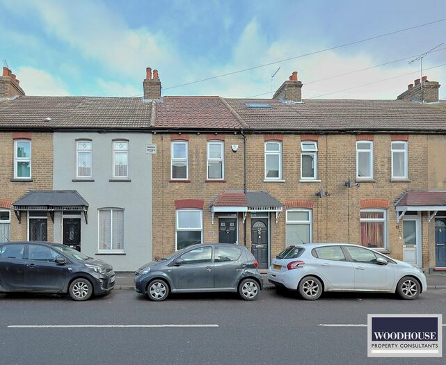 2 Bedroom Property To Rent In Cadmore Lane, Cheshunt, EN8