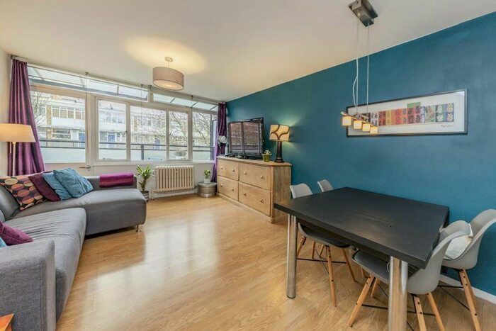 2 Bedroom Flat To Rent In Churchill Gardens, London, SW1V