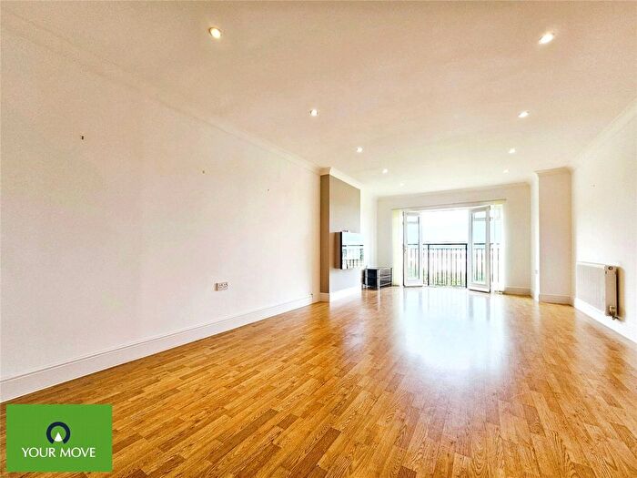 2 Bedroom Flat To Rent In Foreland Heights, Broadstairs, Kent, CT10