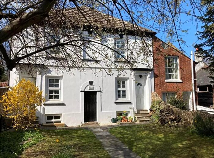 2 Bedroom Cottage To Rent In East Street, Farnham, GU9