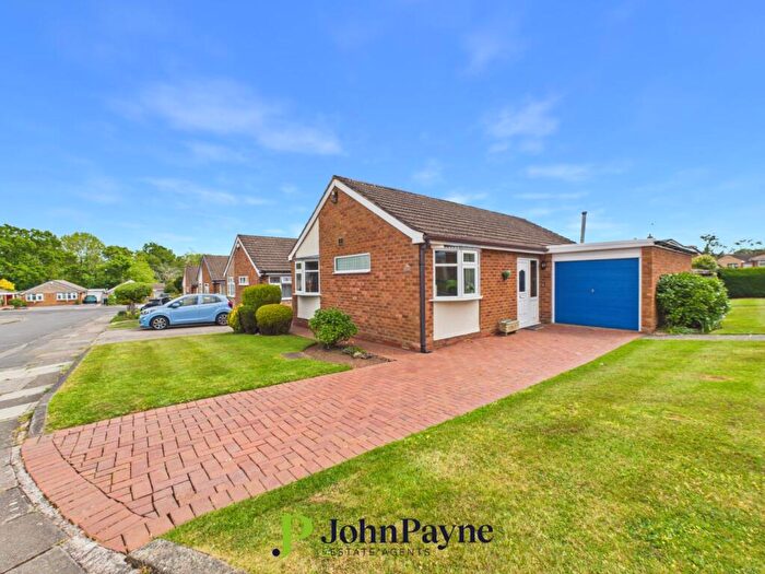 2 Bedroom Bungalow To Rent In Lonscale Drive, Styvechale Grange, Coventry, CV3