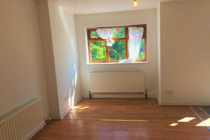 5 Bedroom Property To Rent In Crossway Road, Coventry, CV3