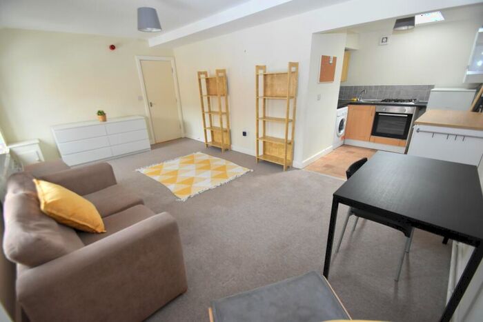 1 Bedroom Flat To Rent In Salisbury Road, CF24