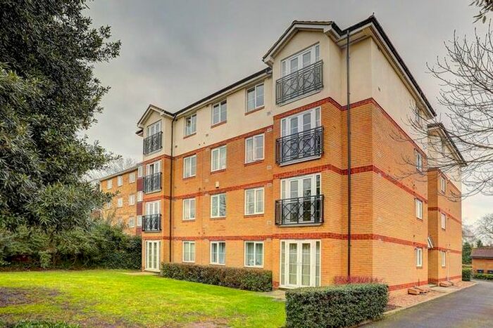 1 Bedroom Flat To Rent In Chichester House, Galsworthy Road, Kingston Upon Thames, KT2