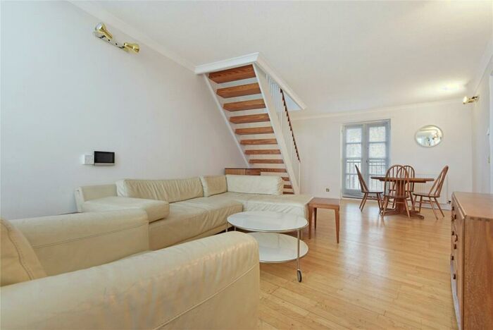 2 Bedroom Flat To Rent In Princes Court, Surrey Quays, SE16