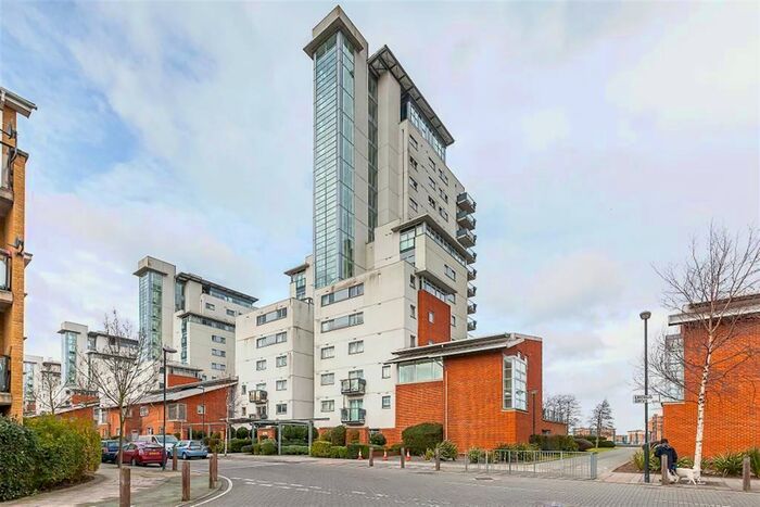 2 Bedroom Flat To Rent In Cumberland House, Thamesmead, SE28