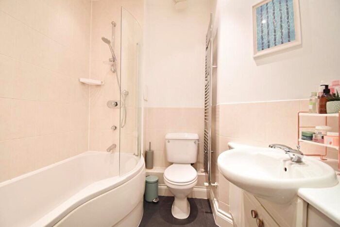 2 Bedroom Apartment For Sale In Terrace Road, Walton-on-Thames, KT12