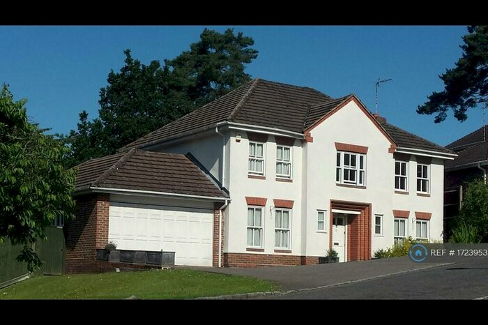 5 Bedroom Detached House To Rent In Woodbank Avenue, Gerrards Cross, SL9