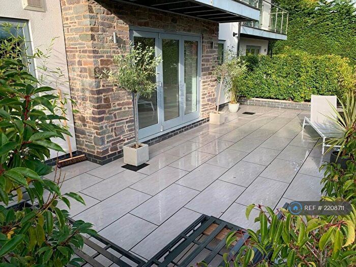 2 Bedroom Flat To Rent In Bowmans Lodge, Long Ashton, Bristol, BS41