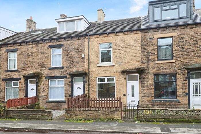3 Bedroom Terraced House To Rent In Woodhall Terrace, Bradford, West Yorkshire, BD3