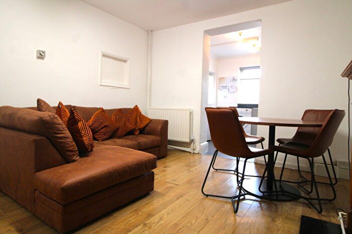 5 Bedroom Terraced House To Rent In Olive Road, W5