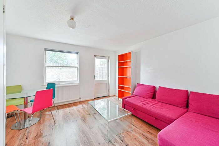 2 Bedroom Property To Rent In Chestnut Close, Streatham Hill, London, SW16