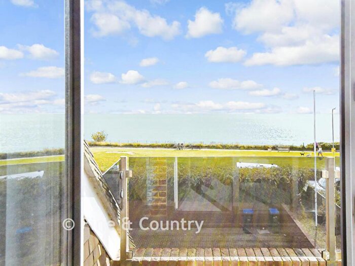 4 Bedroom Detached House For Sale In Western Esplanade, Broadstairs, Kent, CT10