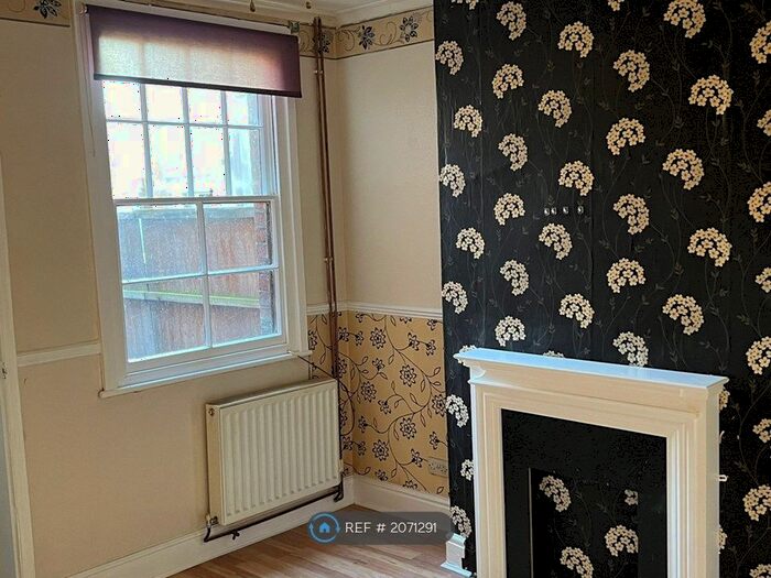 3 Bedroom Terraced House To Rent In Stafford Street, Burton-On-Trent, DE14