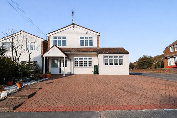 4 Bedroom Detached House For Sale In Albert Road, Chelsfield, Orpington, BR6