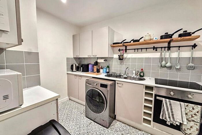 1 Bedroom Flat For Sale In Salisbury, SP2